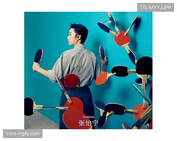 张怡宁买个咖啡都得先掏出哪个牌子信用卡，普通人真看不懂